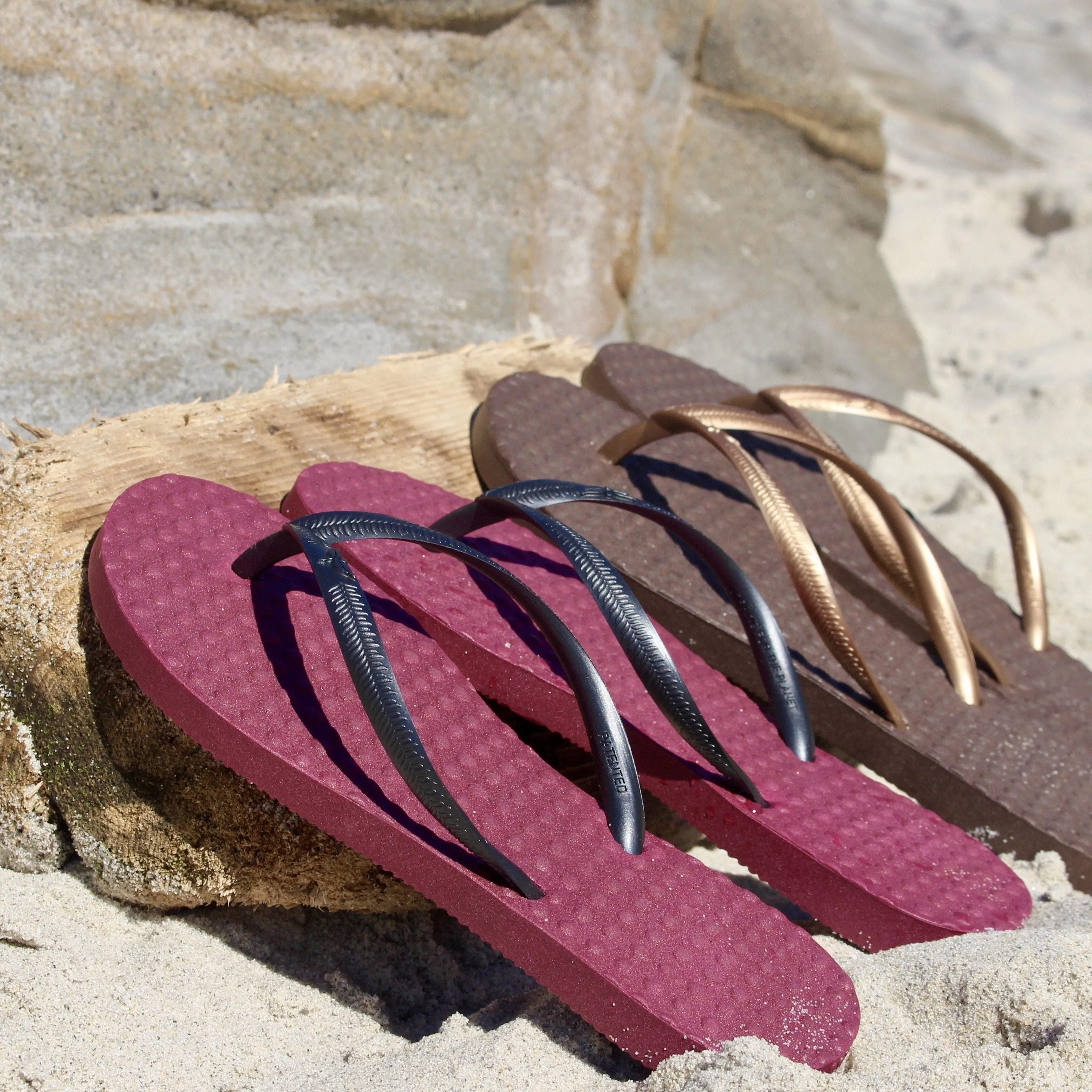 Women's Sustainable Flip Flops Açai with Black Straps