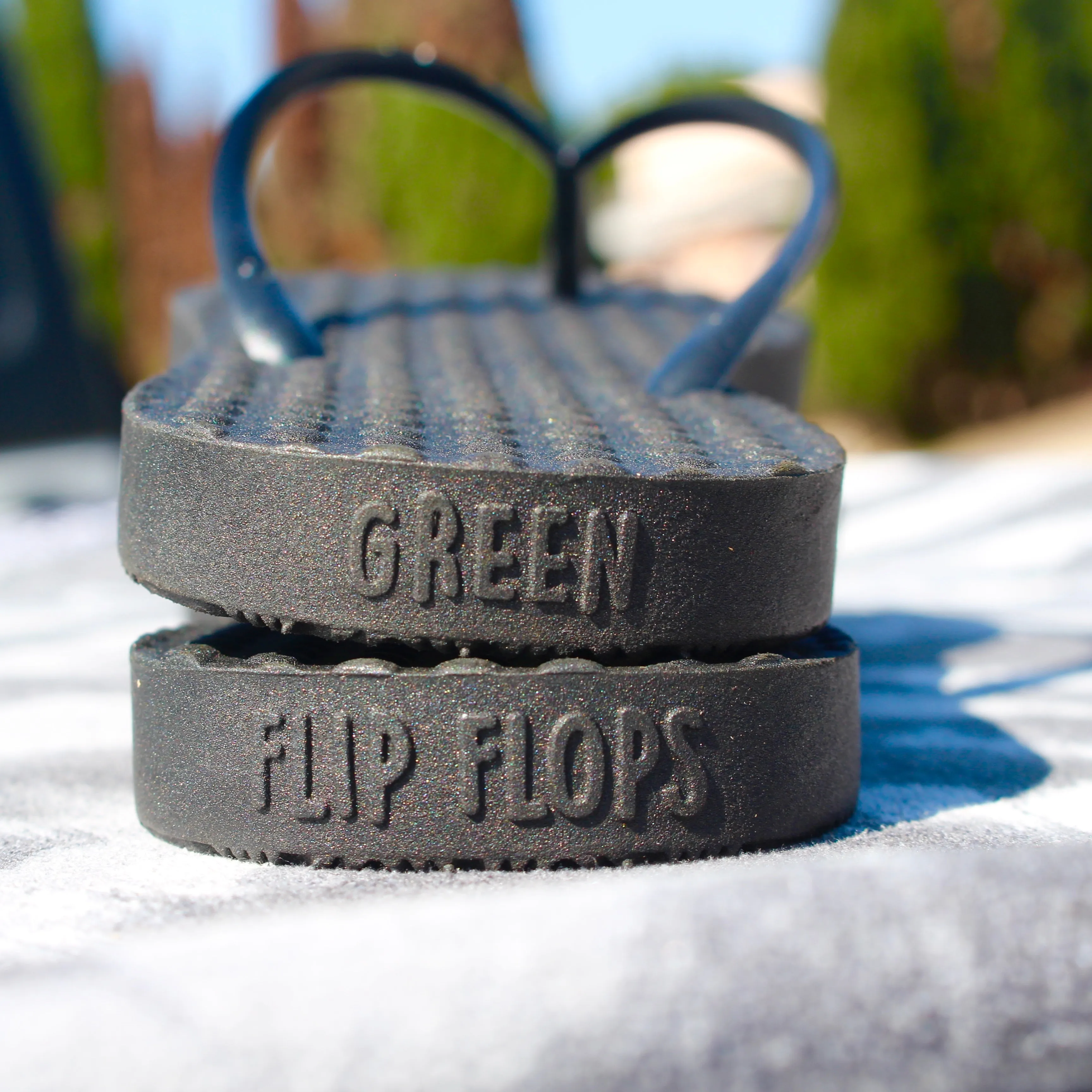 Women's Sustainable Flip Flops Recycled Black with Recycled Black Straps